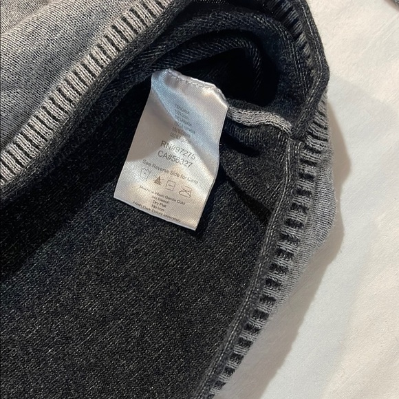 Fox Gray V-Neck Sweater Classic Knit Design - Picture 8 of 10